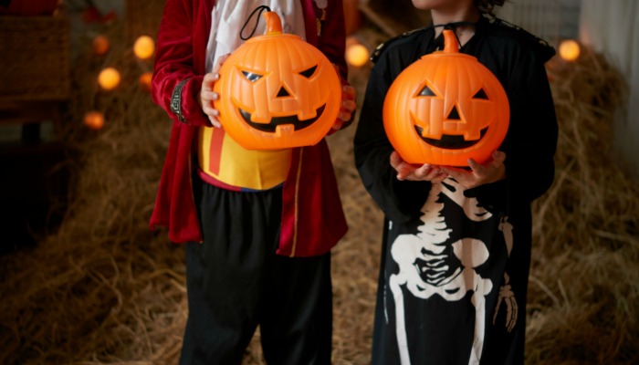Indoor Halloween in Lansing with kids Header