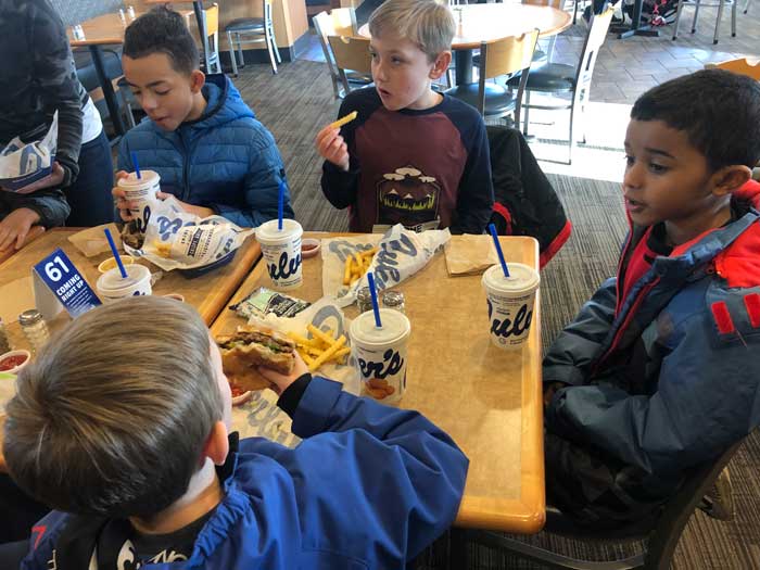 Culvers-kids-eat-free-friends-eating-together