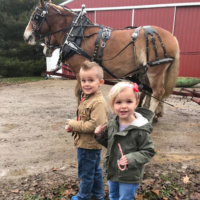 Reverman-Christmas-Tree-Farm-Kids-with-horse-drawn-carriage