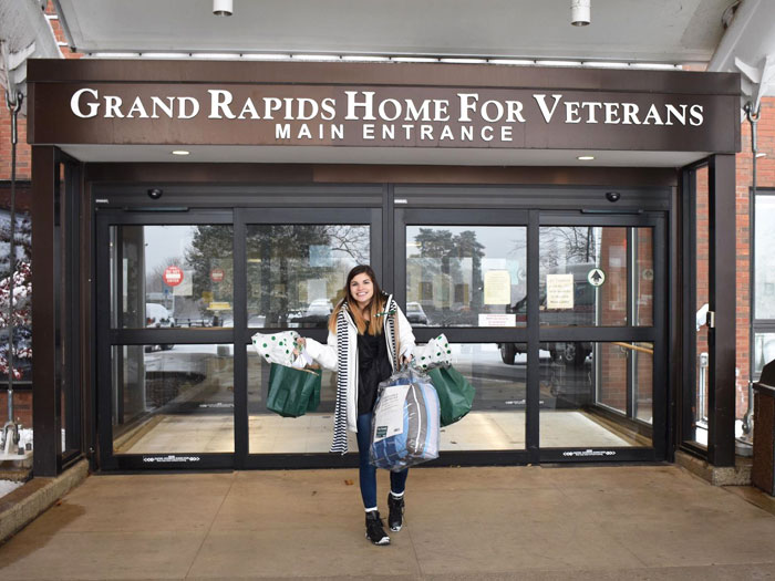 MSUFCU-employees-giving-to-Grand-Rapids-Home-for-Veterans